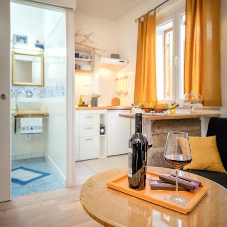Apartment Bosiljak Jelsa  Esterno foto