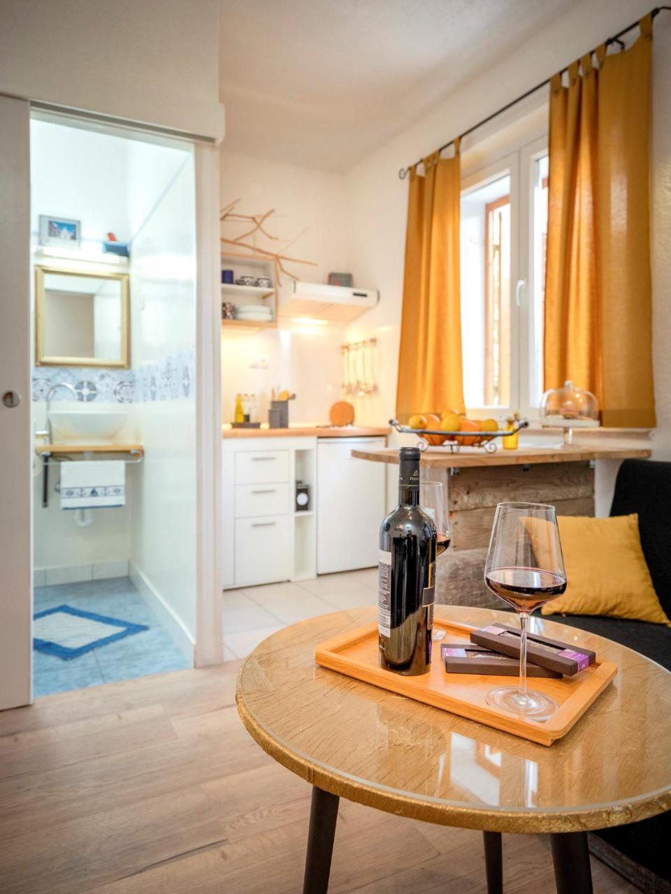 Apartment Bosiljak Jelsa  Esterno foto